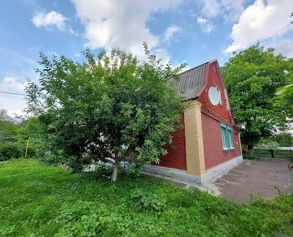 Продається будинок в смт Гребінки