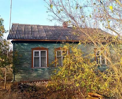 Дом на краю села в 20км от Чернигова.