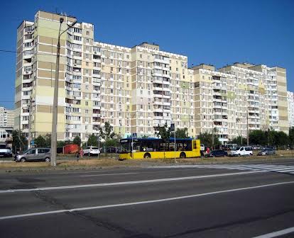 Квартира 4К с отдельными комнатами и большим холлом в Киеве