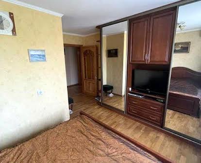 Продаж 3-кімнатної квартири, район-ДК ПТК Оцевум