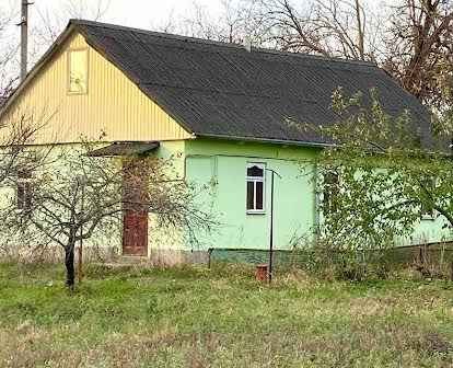 Продам будинок в центрі села Сухоліси, 20 км від Білої Церкви.
