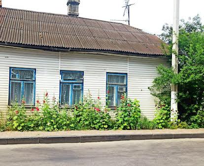 Продається частина будинку в центрі Костополя