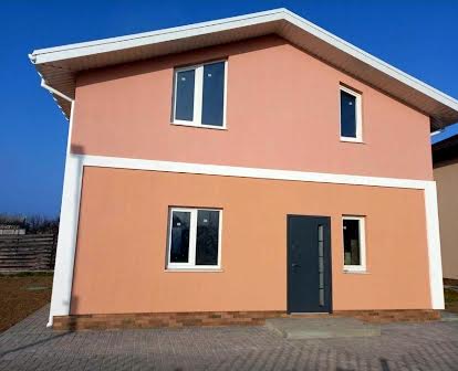 Продам новий, збудований будинок в Тарасовке.