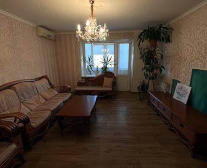 Квартира трехкомнатная ремонт мебель  Даманский терновской район