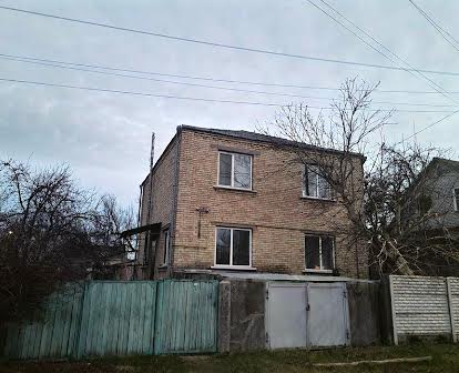 Продається, здається будинок з ділянкою, в Київській обл., смт. Борова