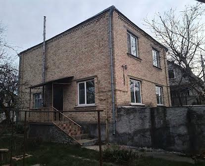 Продається, здається будинок з ділянкою, в Київській обл., смт. Борова