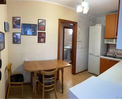Отличная 3-комнатная квартира в Святошинском р-не, Львовская 59А