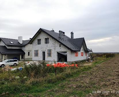 Будинок незавершене будівництво