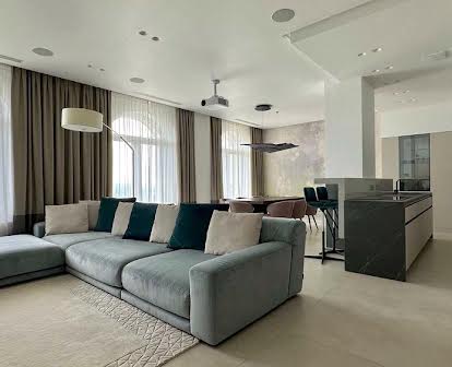 ID 500. Видова квартира з 2 паркомісцями у ЖК Renaissance Residence