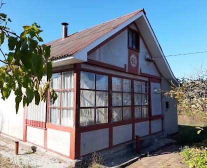 Дача . Ровжи . Вышгородский р-н .  5 соток . Дом 1989г. постройки .