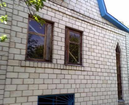 Продам будинок з земельною ділянкою в 25 км від  Житомира