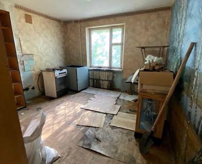 Продаж 1-кімнатної квартири під ремонт