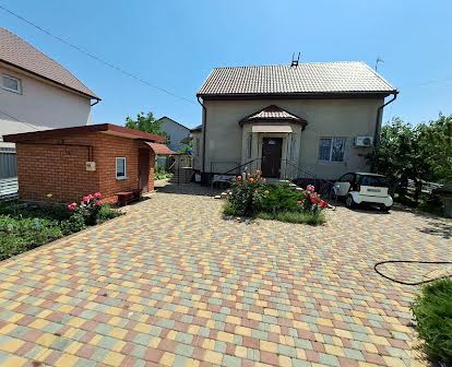 Продам капитальный дом в Черноморске  на три раздельные  входа