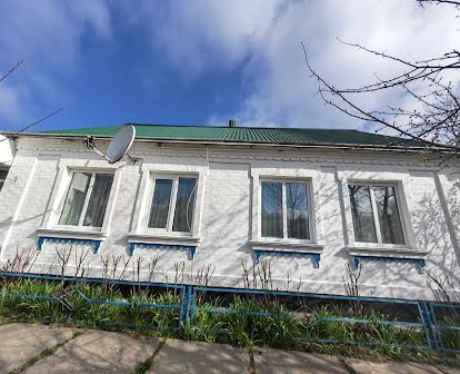 Продаж будинок дача дом житло  з умовами на  0.5 га землі в  Медвині