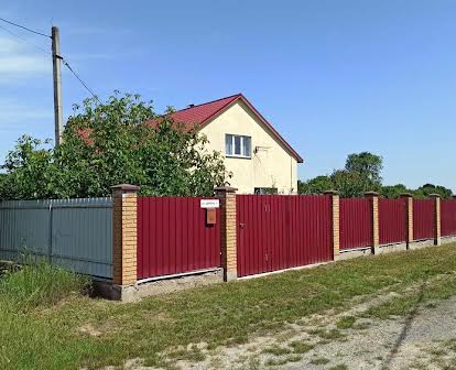 Продаж будинку с. Мотижин, Макарівський р-н., ділянка 0,168 га.