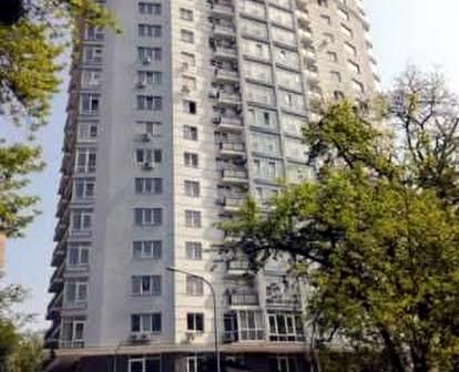 Продам 1 комнатную квартиру в ЖК "Срібна вежа" метро  Лукьяновка