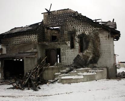 Будинок район Чернишевського / після пожежі /