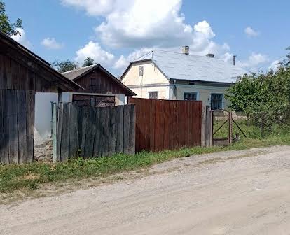 Продаж будинку в смт Лопатин