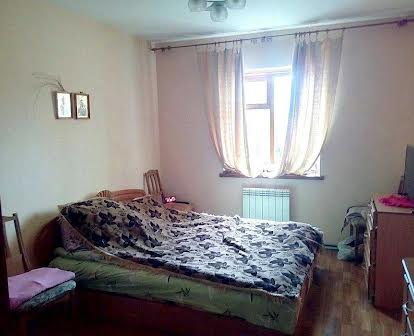 Продам жилий будинок та 28сот.землі в 35км.від Києва.