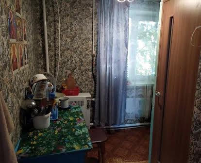Продам 2-х кімнатну квартиру в центрі міста Синельникове