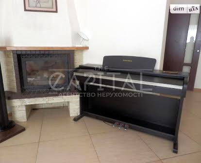 Абая Кунанбаева улица, 2, Дарницкий, Киев, Киевская 2200.0 USD