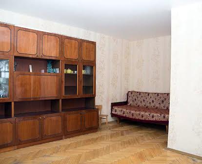 Однокімнатна квартира в Дніпровському районі.