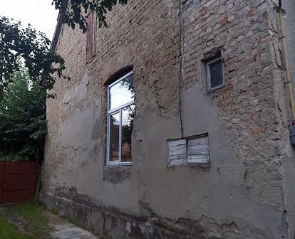 У  Виноградові,продається 2х.комнатну квартиру